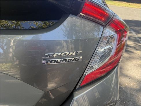 Used 2018 Honda Civic Sport Touring image 9