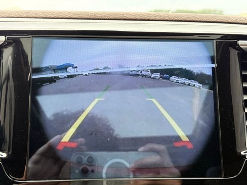 Used 2017 Chrysler Pacifica Limited image 61