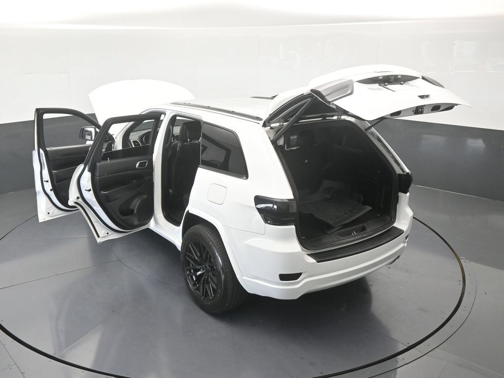 Used 2018 Jeep Grand Cherokee Altitude RWD image 64