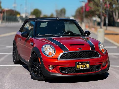Used 2014 MINI Cooper S FWD image 2