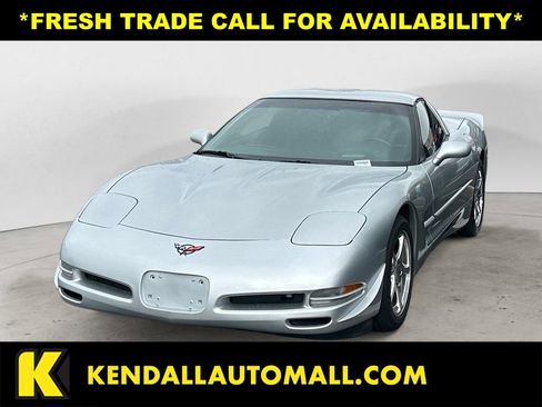 Used 2001 Chevrolet Corvette Coupe w/ Preferred Equipment Group2 RWD image 1