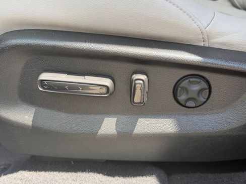 Used 2022 Honda CR-V Touring image 31