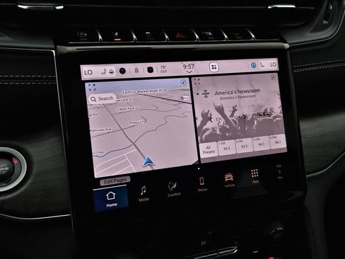 New 2025 Jeep Grand Cherokee Limited w/ Black Appearance Package RWD image 18