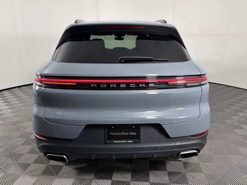Used 2024 Porsche Cayenne AWD/4WD image 10