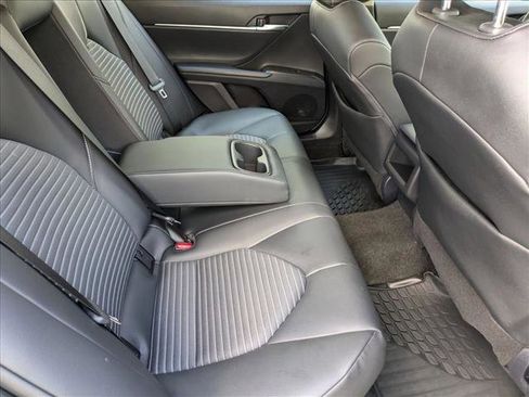 Used 2024 Toyota Camry SE image 18