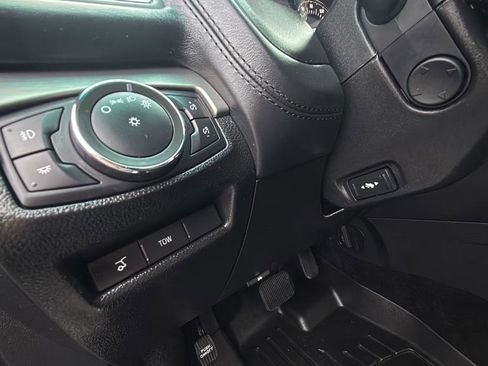 Used 2017 Ford Explorer Platinum image 38