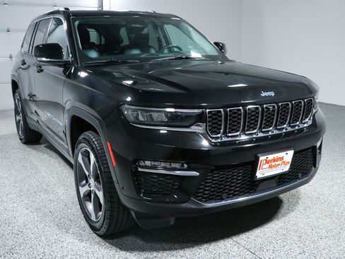 Used 2023 Jeep Grand Cherokee 4WD 4xe w/ Luxury Tech Group II image 5