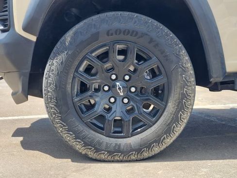 Used 2023 Chevrolet Colorado Trail Boss w/ Advanced Trailering Package AWD/4WD image 10