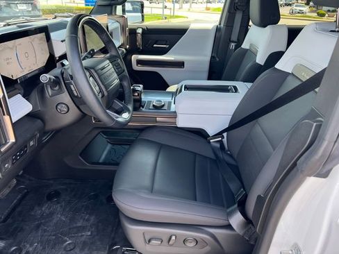 Certified 2025 GMC Hummer EV 3X AWD/4WD image 10