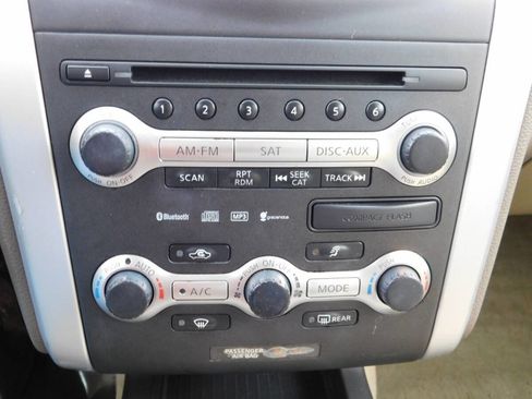 Used 2010 Nissan Murano LE w/ Navigation Pkg image 18