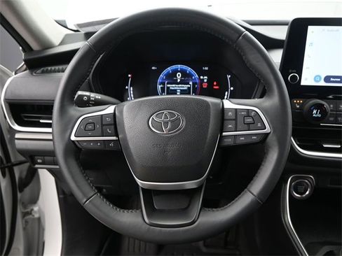 Used 2024 Toyota Grand Highlander XLE image 7