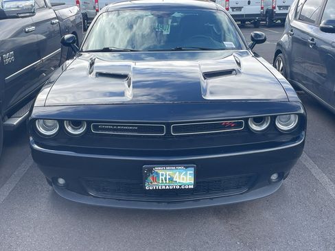 Used 2017 Dodge Challenger R/T RWD image 1