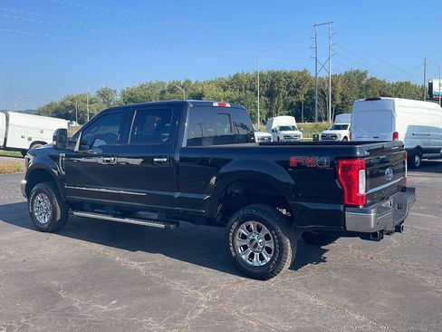 Used 2019 Ford F250 XLT w/ XLT Premium Package AWD/4WD image 3