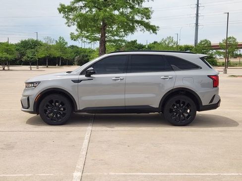 Used 2023 Kia Sorento SX image 4