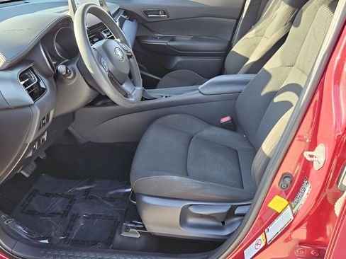 Used 2019 Toyota C-HR LE image 9