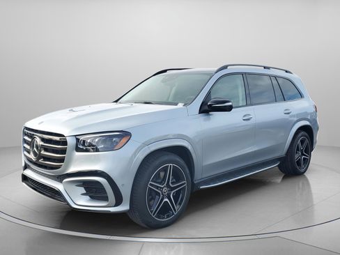 Used 2026 Mercedes-Benz GLS 450 4MATIC image 2