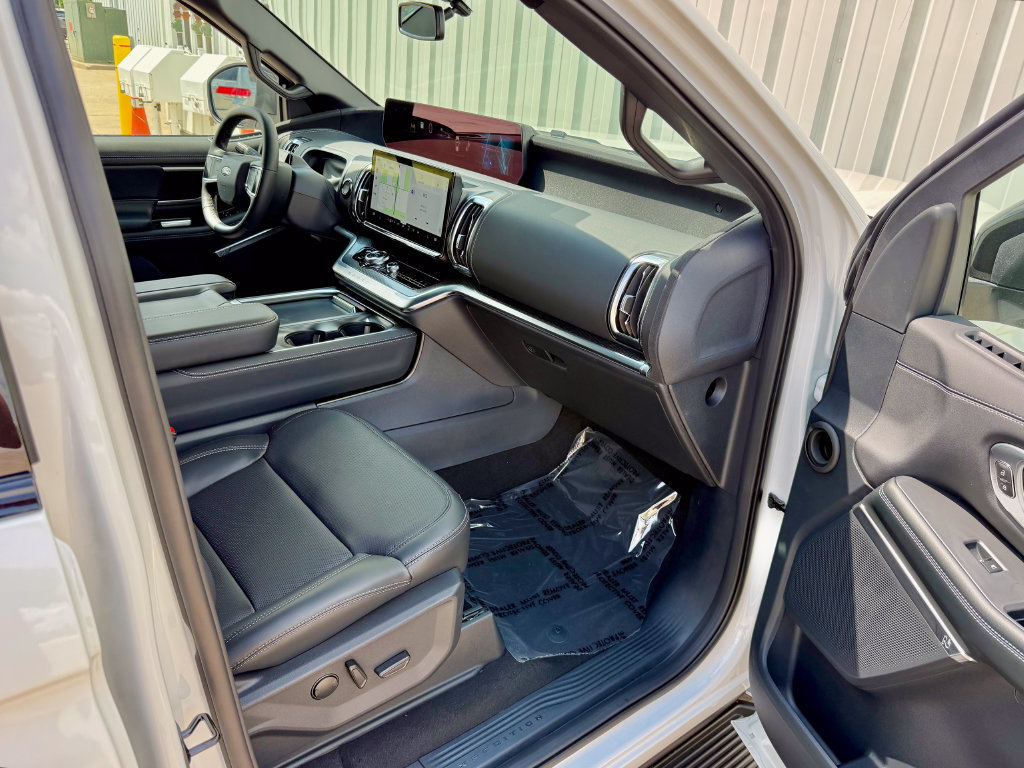 New 2026 Ford Expedition Max Platinum w/ Stealth Appearance Package AWD/4WD image 26