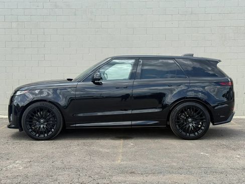 Used 2024 Land Rover Range Rover Sport AWD/4WD image 3