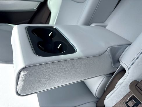 New 2026 Genesis GV70 2.5T Advanced AWD/4WD image 40