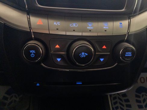 Used 2013 Dodge Journey SE image 17