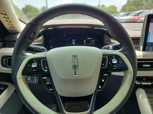 Certified 2023 Lincoln Aviator Black Label w/ Dynamic Handling Package AWD/4WD image 17