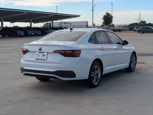 Used 2022 Volkswagen Jetta SE FWD image 5