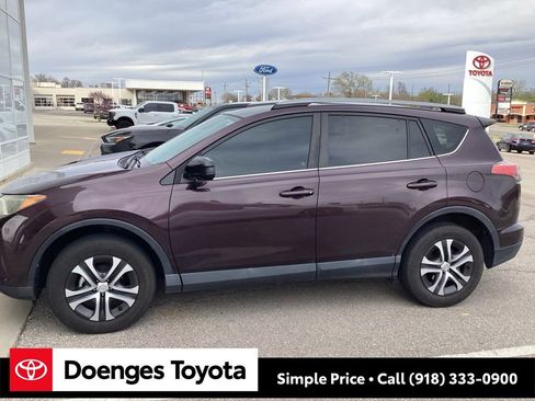 Used 2017 Toyota RAV4 LE image 4