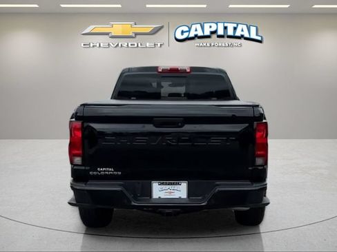 Used 2025 Chevrolet Colorado Trail Boss AWD/4WD image 4