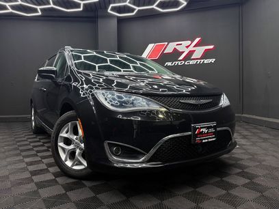 Used 2017 Chrysler Pacifica Touring-L Plus w/ Advanced Safetytec Group