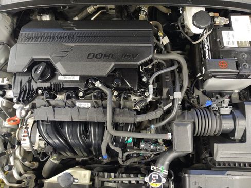 Used 2023 Hyundai Elantra SEL FWD image 30