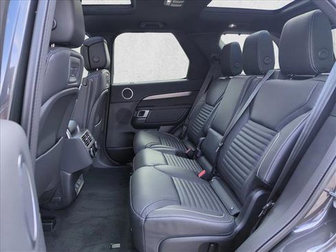 Certified 2024 Land Rover Discovery Dynamic SE image 18