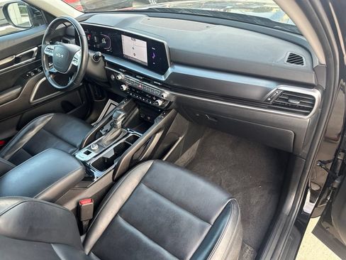 Used 2025 Kia Telluride S FWD image 39