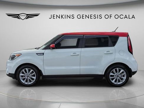 Used 2018 Kia Soul + FWD image 4