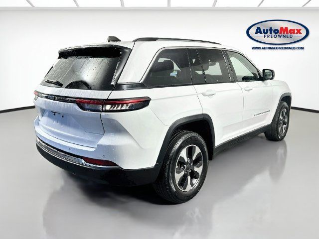 Used 2023 Jeep Grand Cherokee 4WD 4xe image 2