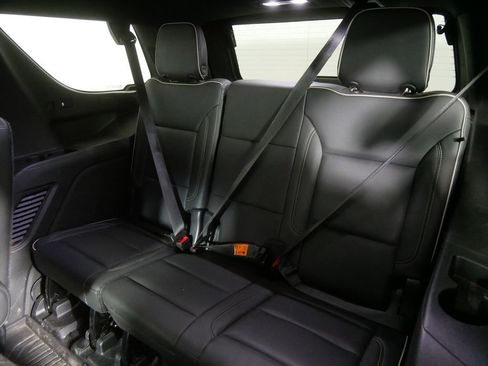 Used 2021 GMC Yukon SLT w/ SLT Premium Package AWD/4WD image 18