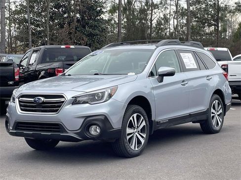 Used 2018 Subaru Outback 2.5i Limited image 32