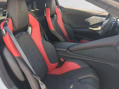 Used 2021 Chevrolet Corvette Stingray Premium Cpe w/ Z51 Performance Package RWD image 17