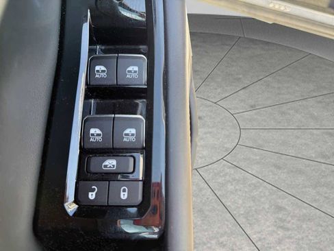 Used 2021 Jeep Grand Cherokee L Overland w/ Luxury Tech Group IV image 17