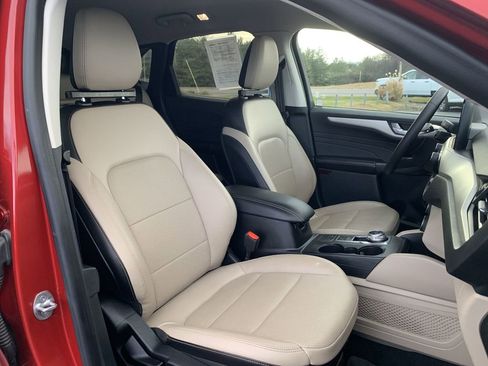 Used 2022 Ford Escape SEL w/ Class II Trailer Tow Package image 25