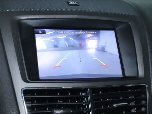 Used 2013 Lincoln MKT AWD image 30