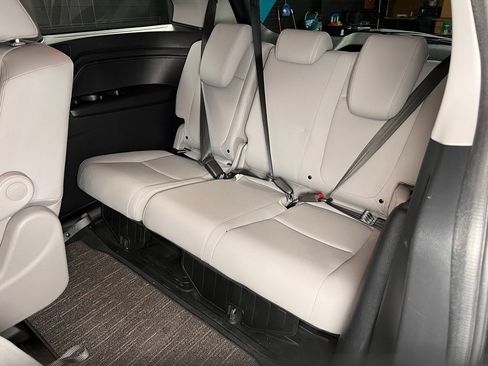 Used 2024 Honda Odyssey EX-L image 15