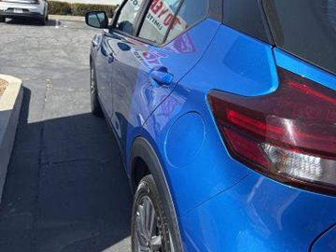 Certified 2023 Nissan Kicks SV FWD image 3