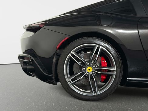Used 2023 Ferrari Roma RWD image 5