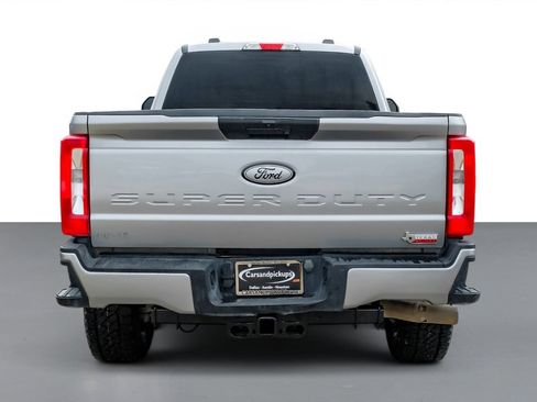 Used 2023 Ford F250 XLT AWD/4WD image 9