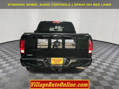 Used 2017 RAM 1500 4x4 Crew Cab image 3