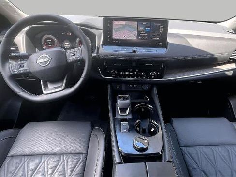 Certified 2026 Nissan Rogue Platinum w/ Platinum Premium Package AWD/4WD image 16