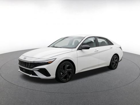 Used 2026 Hyundai Elantra Sport FWD image 3