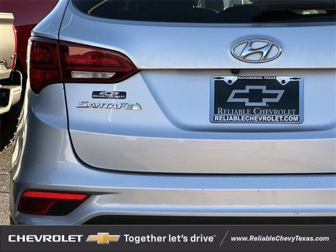 Used 2017 Hyundai Santa Fe Sport image 6