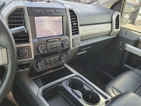 Used 2019 Ford F250 Lariat w/ Chrome Package image 20