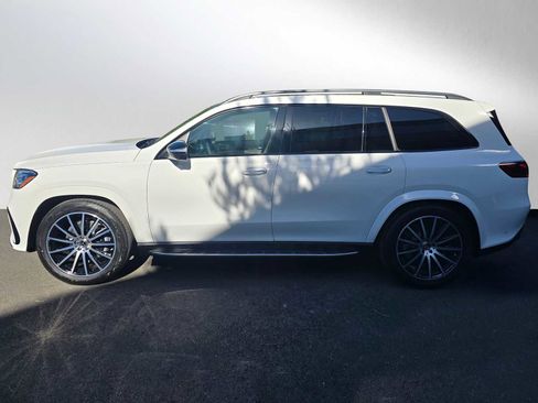 New 2026 Mercedes-Benz GLS 580 4MATIC image 7